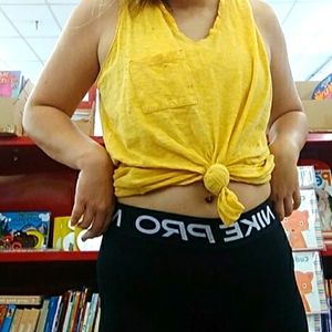 This super cute, and comfortable yellow tshirt